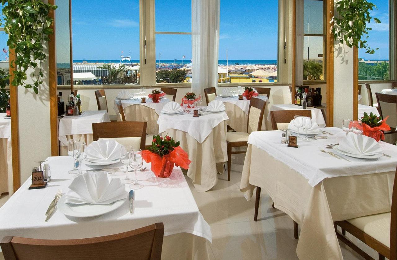 Hotel Continental Милано Мартима Екстериор снимка
