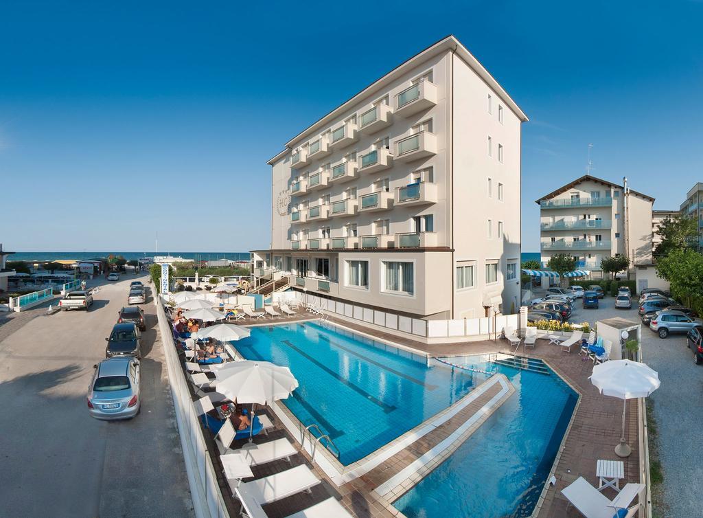 Hotel Continental Милано Мартима Екстериор снимка